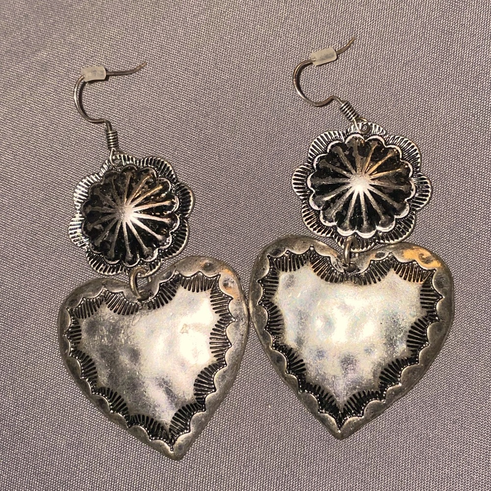 🤍🤠western style heart earrings 🤠🤍